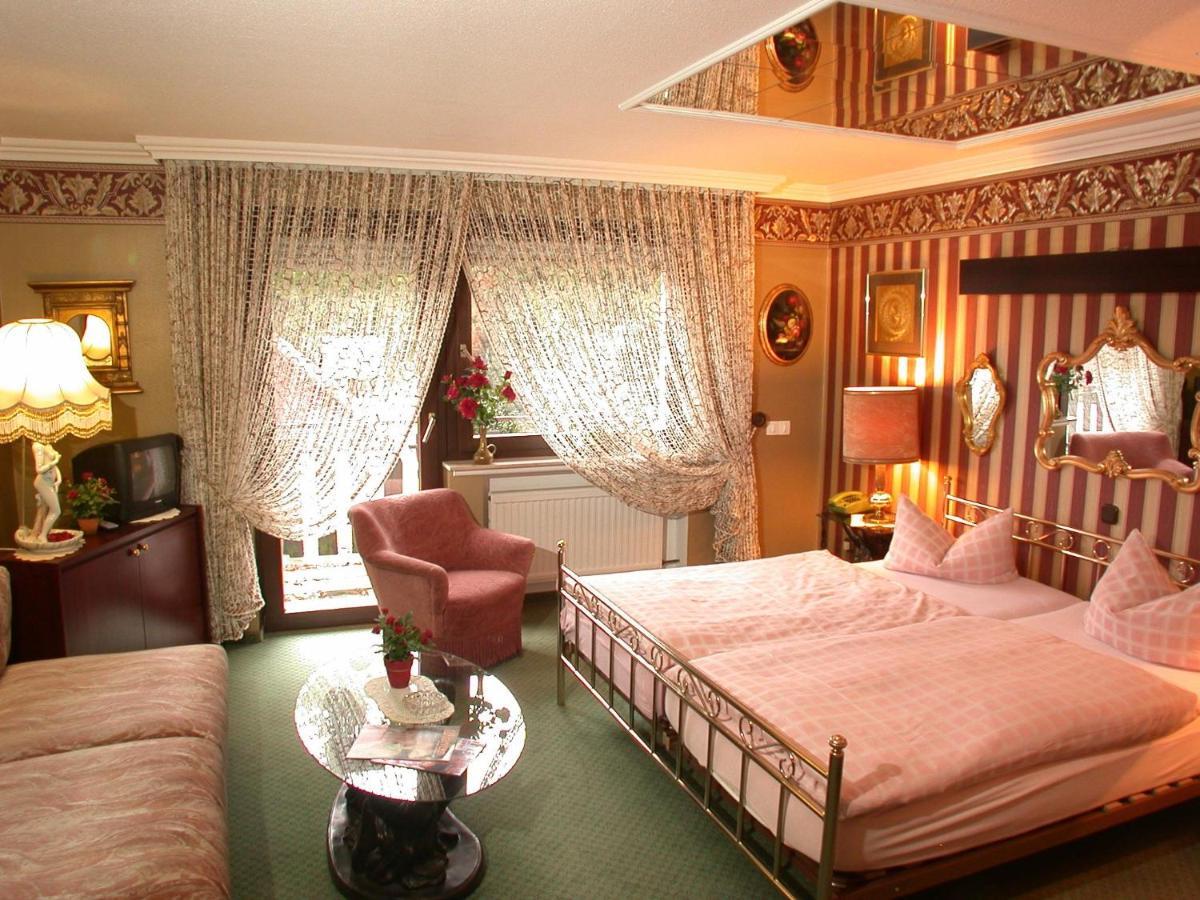 Hotel Kempenhof Lügde Eksteriør billede